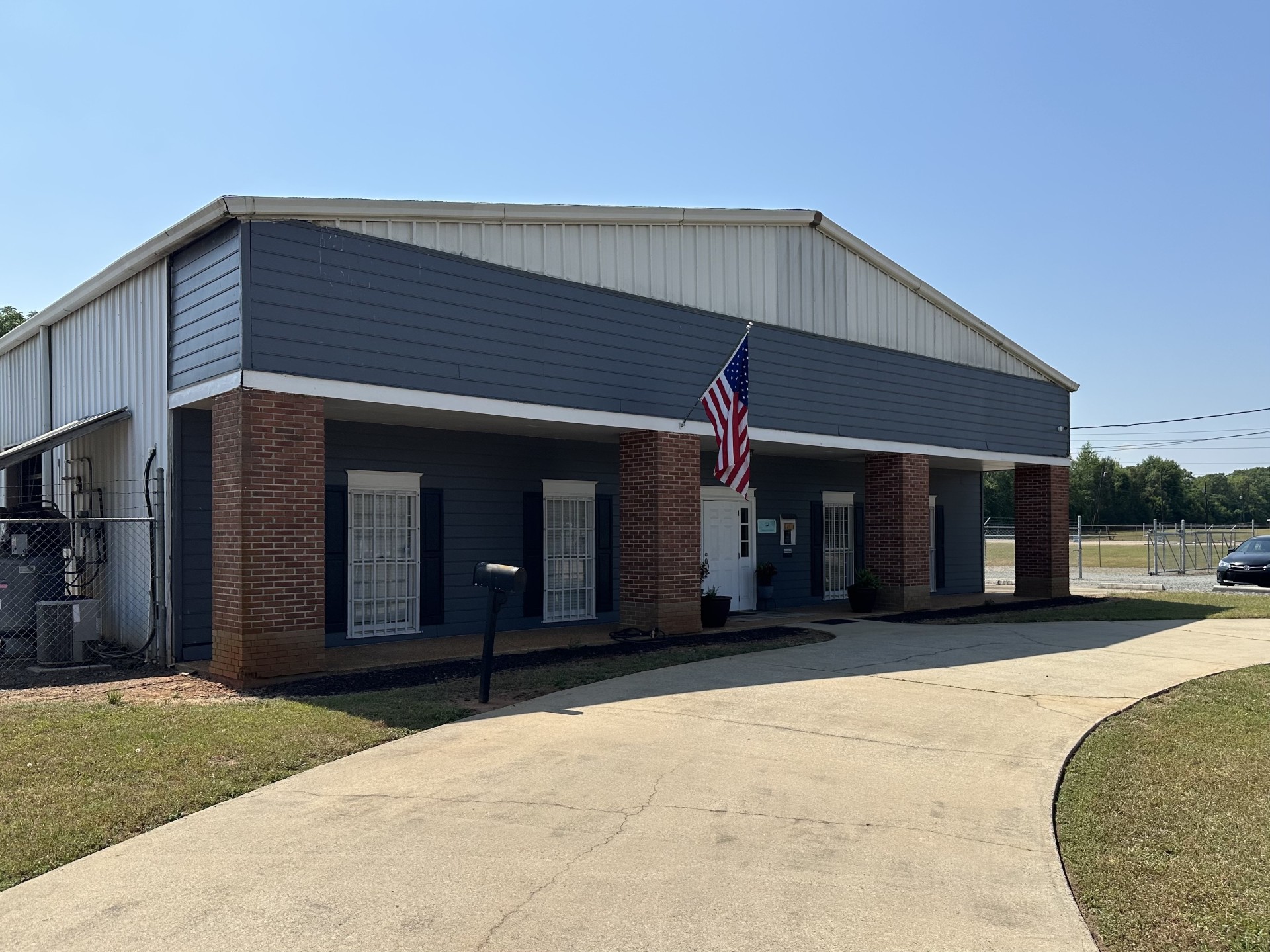 Snider Collision Center storefront